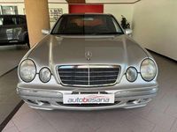 Usata Mercedes E220 Elegance 143 CV (105 kW) 2001 Argento Berlina