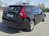 Usata Volvo V60 120 CV (88 kW) 2017 Nero Station wagon
