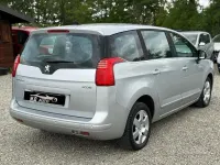 Usado Peugeot 5008 109 HP (80 kW) 2009 Cinzento Monovolume