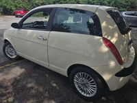 Usata Lancia Ypsilon 69 CV (50 kW) 2004 Giallo Utilitaria
