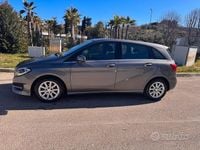 Usata Mercedes B180 Business 109 CV (80 kW) 2016 Grigio Utilitaria