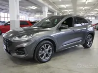 Usata Ford Kuga ST-Line 152 CV (111 kW) 2022 Grigio SUV