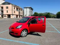 Usata Toyota Aygo Connect Style 68 CV (50 kW) 2012 Rosso Utilitaria