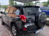 Usado Toyota RAV4 Luxury 136 CV (100 kW) 2008 Gris SUV