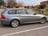 Usata BMW 318 143 CV (105 kW) 2012 Grigio Station wagon