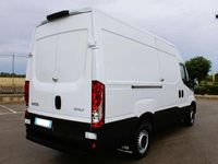 Usata Iveco 35.12 120 CV (88 kW) 2018 Bianco Furgone