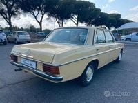 Begagnad Mercedes W115 60 HK (44 kW) 1970 Gul Sedan