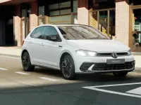 Nuova VW Polo R-line Plus 95 CV (69 kW) 2026 Pure white nero Utilitaria