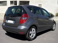 Usata Mercedes A180 Elegance 110 CV (80 kW) 2010 Grigio Monovolume