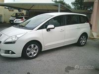 Usata Peugeot 5008 Business-Line 112 CV (82 kW) 2011 Bianco Monovolume