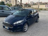 Usata Ford Fiesta Titanium 75 CV (55 kW) 2013 Blu Utilitaria
