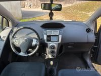 Usata Toyota Yaris 87 CV (63 kW) 2007 Grigio Utilitaria