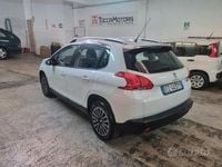 Usata Peugeot 2008 Active 68 CV (50 kW) 2015 Bianco SUV