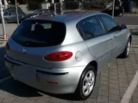 Usata Alfa Romeo 147 116 CV (85 kW) 2004 Grigio Utilitaria