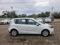 Usata Renault Scénic LIMITED 110 CV (80 kW) 2014 Bianco Monovolume