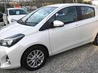 Usata Toyota Yaris Lounge 90 CV (66 kW) 2015 Bianco Berlina