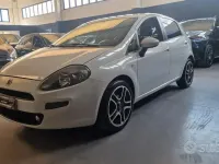 Usata Fiat Punto Easy 75 CV (55 kW) 2012 Bianco Utilitaria