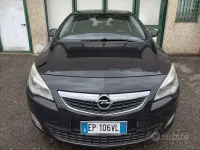 Usata Opel Astra Cosmo 130 CV (95 kW) 2013 Nero Berlina