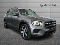 Usata Mercedes GLB200 150 CV (110 kW) 2023 Grigio montagna / metallizzato SUV