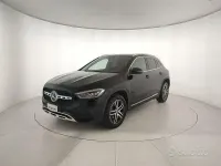 Käytetty Mercedes GLA180 116 HP (85 kW) 2022 Musta Katumaasturi