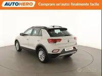 Usata VW T-Roc Life 110 CV (80 kW) 2022 Bianco SUV