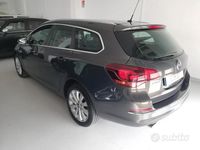 Usata Opel Astra 140 CV (102 kW) 2014 Grigio Station wagon