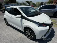 Usata Toyota Aygo 69 CV (50 kW) 2017 Bianco Utilitaria