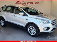 Usata Ford Kuga Business Edition 121 CV (88 kW) 2017 Argento SUV