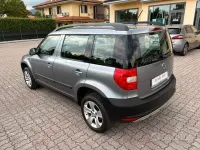 Usata Skoda Yeti 105 CV (77 kW) 2012 Grigio SUV