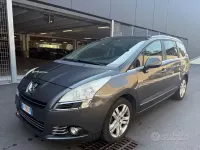 Usata Peugeot 5008 120 CV (88 kW) 2013 Grigio Monovolume