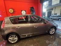 Usata Renault Scénic III Luxe 110 CV (80 kW) 2010 Grigio Monovolume