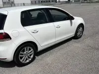 Usata VW Golf VI 105 CV (77 kW) 2011 Bianco Utilitaria