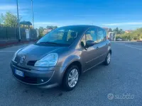 Usata Renault Modus 75 CV (55 kW) 2012 Grigio Monovolume