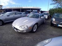 Usata Jaguar XKR Supercharged 363 CV (266 kW) 2001 Argento Coupé