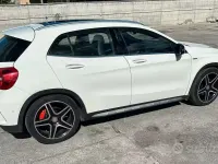 Usata Mercedes GLA200 136 CV (100 kW) 2016 Bianco SUV