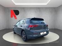 Usata VW Golf VIII Life 115 CV (84 kW) 2022 Grigio Berlina