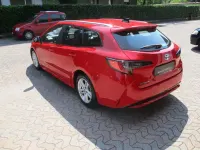 Usata Toyota Corolla Active 140 CV (102 kW) 2022 Rosso Station wagon