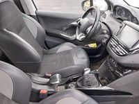 Usata Peugeot 2008 Allure 99 CV (72 kW) 2017 Bianco SUV