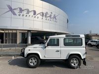 Usata Land Rover Defender 122 CV (89 kW) 2012 Bianco pastello Utilitaria