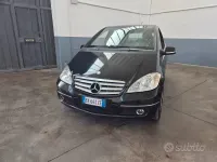 Usata Mercedes A180 Premium 109 CV (80 kW) 2011 Nero Berlina