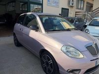Gebraucht Lancia Ypsilon 69 PS (50 kW) 2010 Violett Kleinwagen