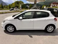 Gebraucht Peugeot 208 Allure 75 PS (55 kW) 2016 Weiß Kleinwagen