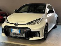 Usata Toyota Yaris 280 CV (205 kW) 2024 Bianco Berlina