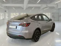 Usata Tesla Model Y 152 kW (208 CV) 2023 Grigio SUV