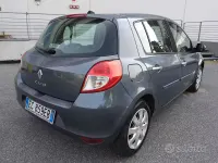Usata Renault Clio II 72 CV (52 kW) 2010 Grigio Berlina