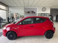 Usata Lancia Ypsilon Silver 69 CV (50 kW) 2018 Rosso Utilitaria