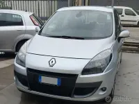 Usata Renault Scénic III 110 CV (80 kW) 2011 Grigio Monovolume