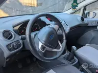 Usata Ford Fiesta Titanium 82 CV (60 kW) 2009 Grigio Berlina