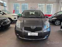 Usata Toyota Yaris Sol 87 CV (63 kW) 2008 Grigio Utilitaria