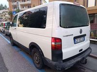 Usata VW Caravelle 129 CV (94 kW) 2006 Bianco Furgone